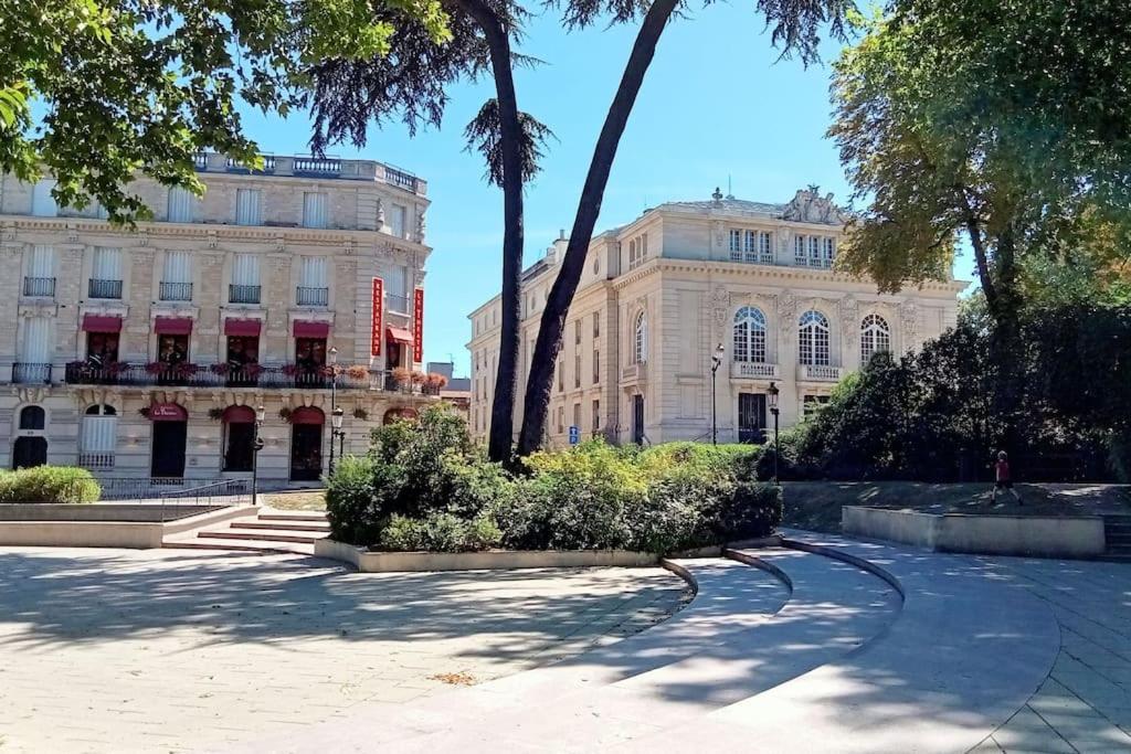 Les Loges Du Theatre Degustation Champagne Offerte Jacuzzi Sauna Jeux Velos Maison Prive 150M2 Historique 14Pers Max Emplacement Exceptionnel Et Chic, 200M De L'Avenue De Champagne, Gare, Musee, Jardins, Restaurations, Toutes Commodites เอแปร์เน ภายนอก รูปภาพ