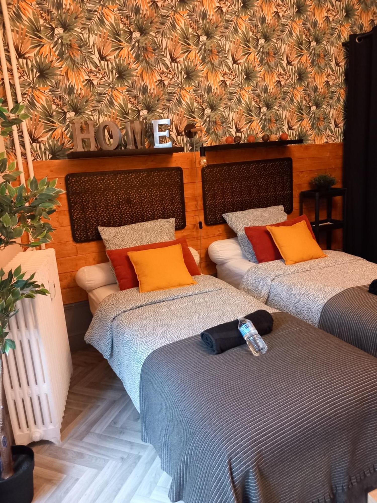 Les Loges Du Theatre Degustation Champagne Offerte Jacuzzi Sauna Jeux Velos Maison Prive 150M2 Historique 14Pers Max Emplacement Exceptionnel Et Chic, 200M De L'Avenue De Champagne, Gare, Musee, Jardins, Restaurations, Toutes Commodites เอแปร์เน ภายนอก รูปภาพ